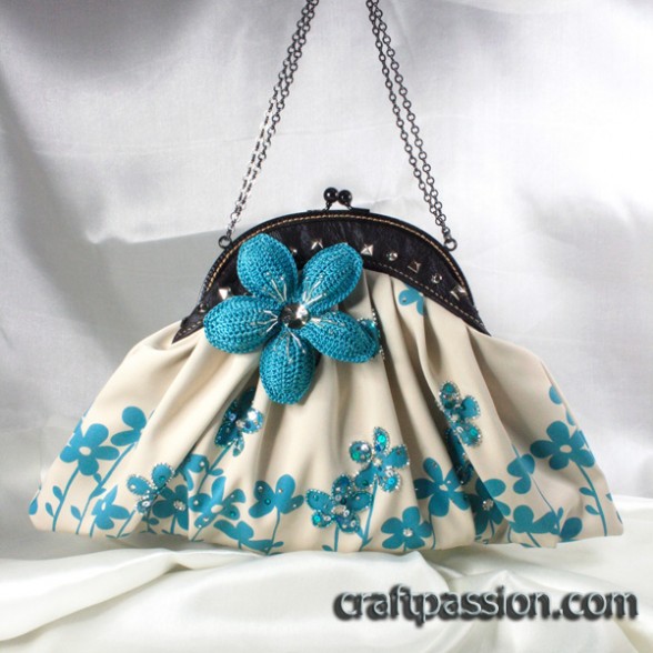 “The Dazzle” Vintage Frame Clutch Bag
