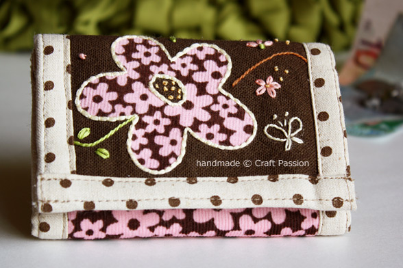 Sewing: Trifold Floral Wallet