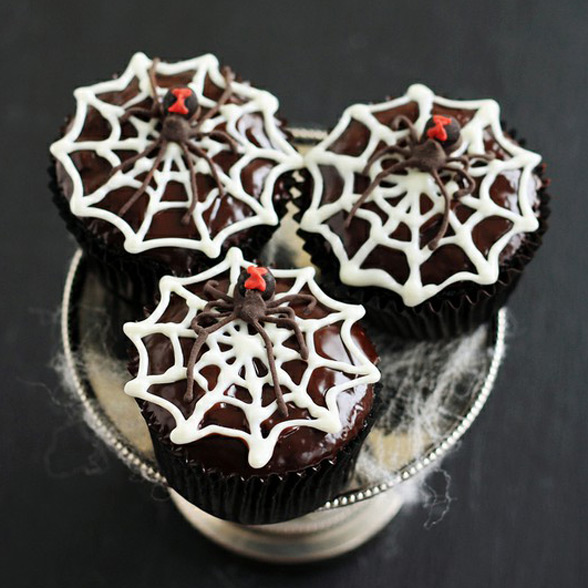 black-widow-spider-chocolate-rum-cupcakes