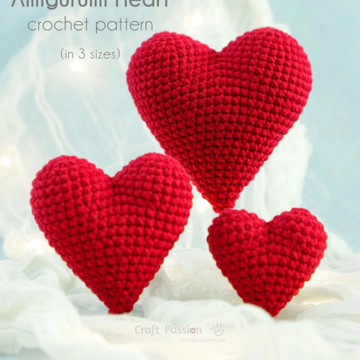 Learn how to crochet an amigurumi heart with this free pattern in 3 sizes. Easy step-by-step tutorial + downloadable instructions.