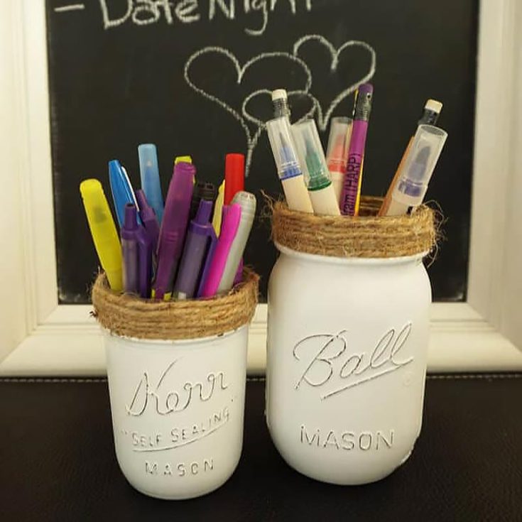 We at Craft Passion love it when crafts serve a practical purpose. These jars are perfect for your kid as they help to hold their pencils, pens, or whatever they want to put inside. It makes the perfect back to school item!