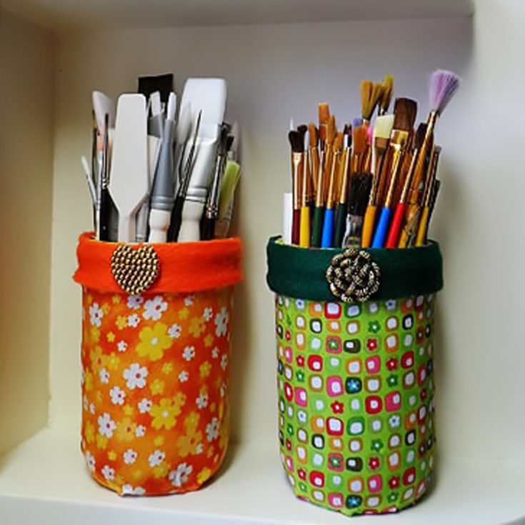 We have another craft by Amanda from Crafts By Amanda. If you have any unwanted fabric and some jars that are lying around repurpose them. Amanda will show you how to transform them so get going!