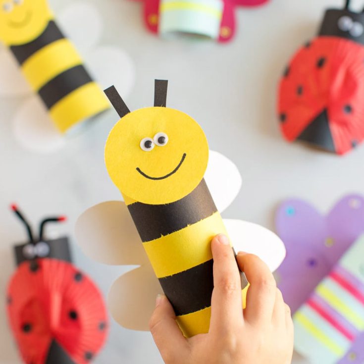 These spring toilet paper roll crafts are perfect for a springtime crafting session with your kids. Check out the all of the Springtime crafts by MadebyMomma. To make it even more extravagant, you can string them up together and turn regular springtime decor into a garland for a fun tea party session with your family friends.