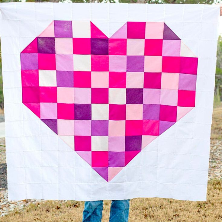 You could sew this big square heart quilt to show your affection and gratitude for a loved one or as a lovely gift for Valentine's day! This is also a charm pack quilt pattern but you could cut your own square fabrics or quarter your layer cakes for this too. The tutorial even comes with measurements so if you'd like to make this quilt in different sizes.