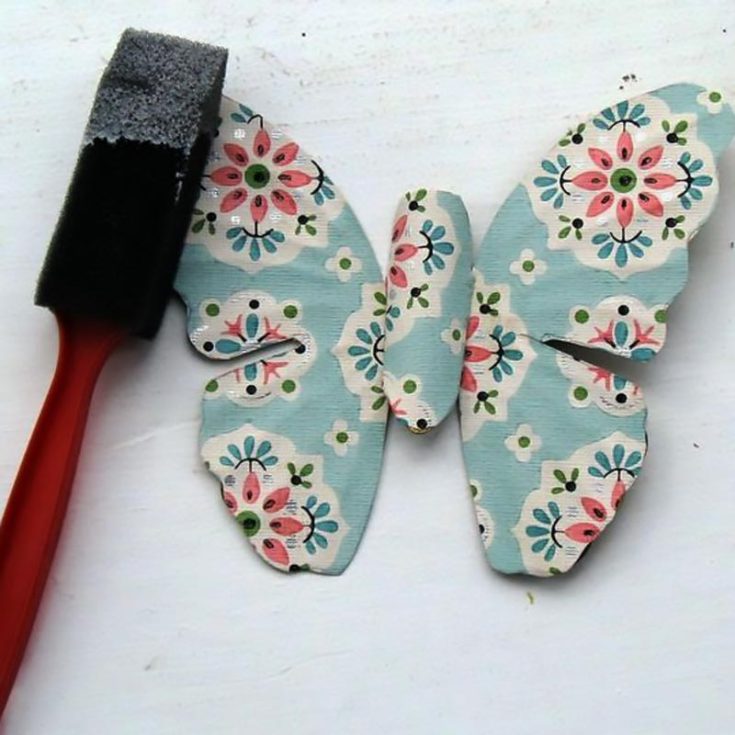 Want a retro spin on your butterfly? Try these magnets that go on any magnetic surface. Whether your fridge or countertop, they will surely add some 80s beauty. Why not give it a try?