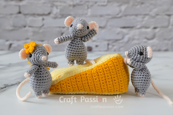 Crochet Baby Amigurumi Mice Pattern