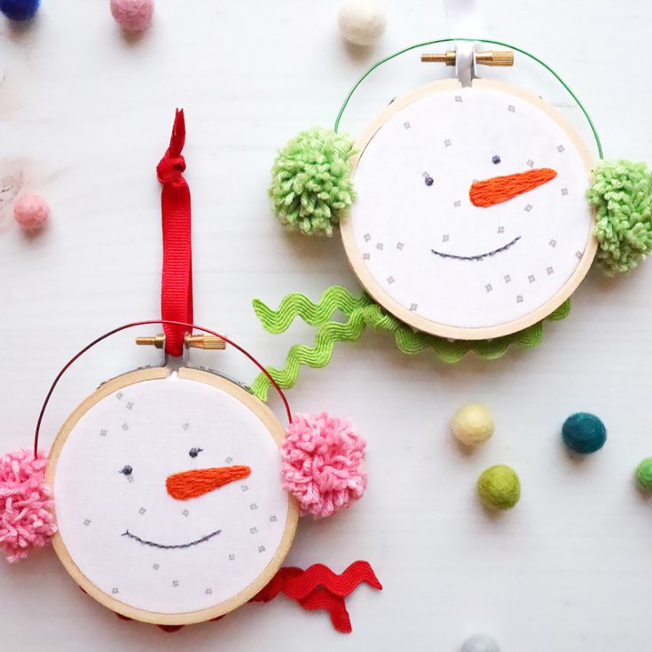 Looking for cute and chilly snowmen that can be hung on your Christmas tree? You are in for a treat as this is the perfect craft for you! They are so cute and adorable that anyone would fall in love with them.