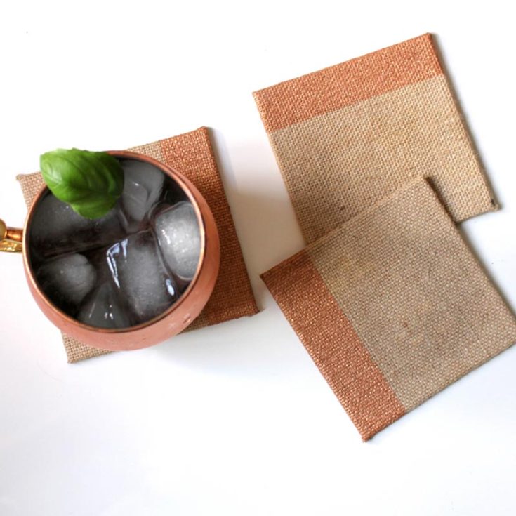 Looking for a quick and easy craft that looks luxurious? These copper and burlap coasters are for you. They capture the perfect balance between rustic charm and minimalism. All you need are burlap panels from the craft store and some copper paint.