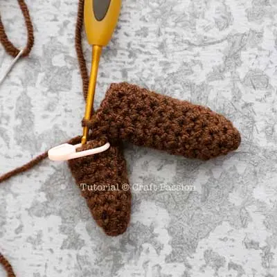 how to crochet reindeer antler
