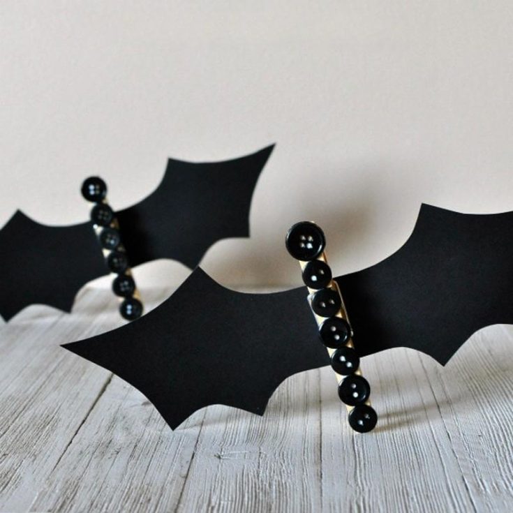 Try out these easy Halloween crafts in the form of a Bat! Unveil a whole new world of creativity by using recycled clothespins! Watch them come to life and add a touch of Halloween wherever you hang them. Try it out!