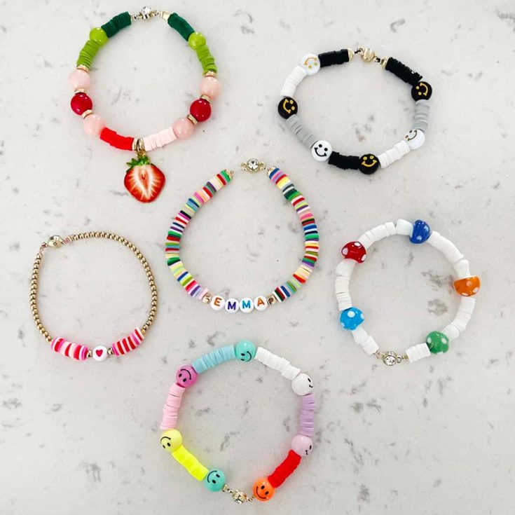 Craft your Momma a beautiful clay bead bracelet that she will cherish forever! Though it's decorated with flat beads, you can use any kind of embellishments to make it more personalized for her. Here&rsquo;s a pro tip: add decorations that would remind your mom of the fondest memories shared between the family.
