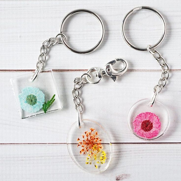 You can carry a bit of springtime wherever you go or gift these resin flower keychains to a friend. They are cute keychain charms that go well on your purse, backpack, or wallet!