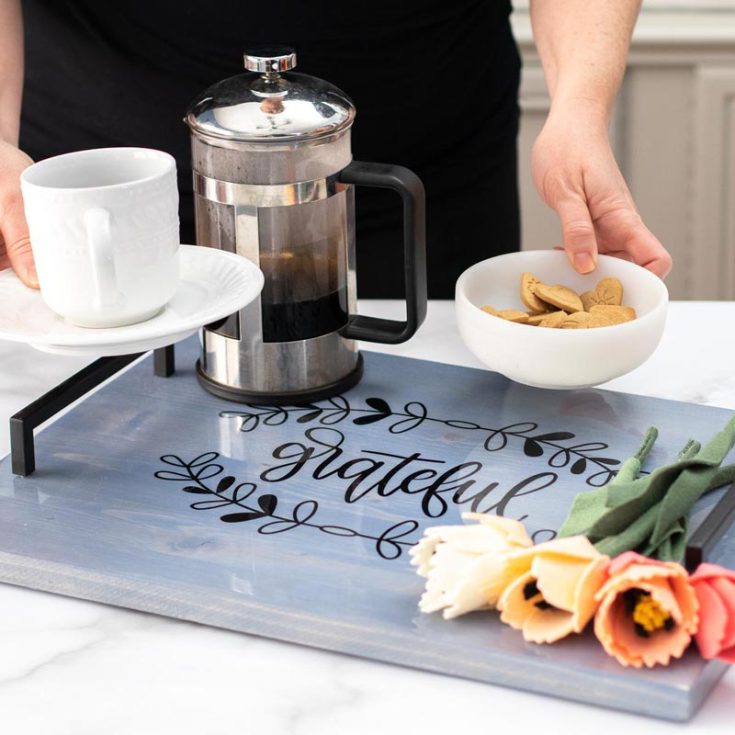 Making a serving tray using resin is an exciting and unique way to use epoxy resin in crafts. Customize your tray to fit your kitchen decorations.