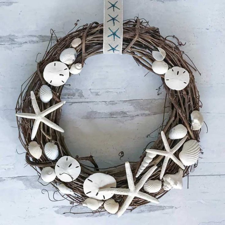 Welcome everyone with a gorgeous seashell wreath that brings a touch of coastal charm right to your front door. This beautiful decoration makes a fabulous first impression and it&rsquo;s like a warm seaside hug for your guests!