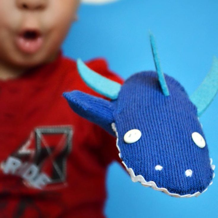 Check out this lovely and bright shark mitten puppet! Isn't it so cute? Not only will it keep your kid's fingers warm during those cold, chilly days, but it's also a great way to entertain them with an adorable shark companion.