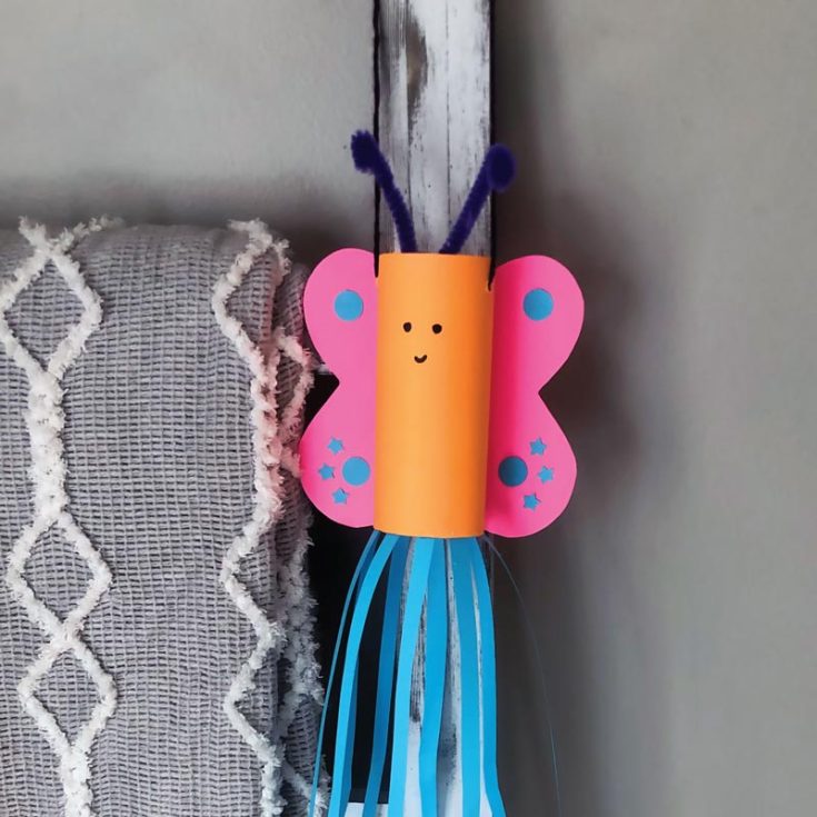 Windsock or Pinata? Whether you want to use it as a windsock or a pinata is up to you. We love it when crafts have a dual function, making it more practical and getting the most bang for your buck. Use it on Halloween or whenever!