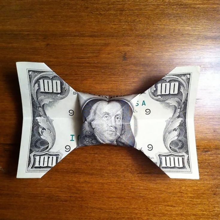 Now that we've looked at sunglasses, let's go further down to check out these fabulous dollar bill origami bowties! It also doubles as a ribbon that you can put on gift boxes.