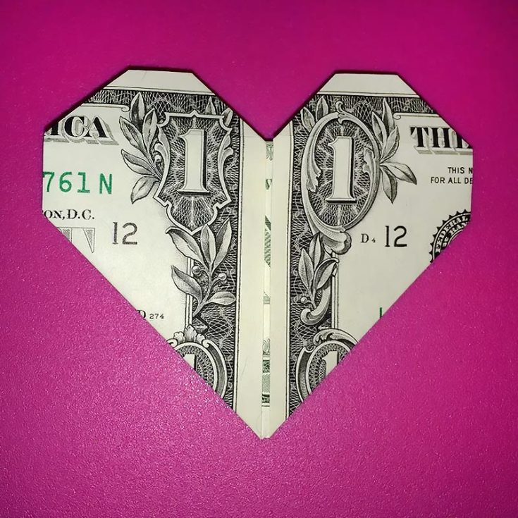 Previously, we've shown you how to make an origami heart as well. If you loved that design, this tutorial offers something similar! Learn to make an origami heart in a matter of minutes.