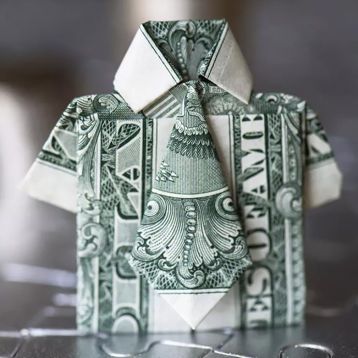 Make this striking dollar bill origami shirt with a tie for the upcoming Father's Day! Though it may look a little complex, the written instructions will guide you to making a gift for Dad on his big day.