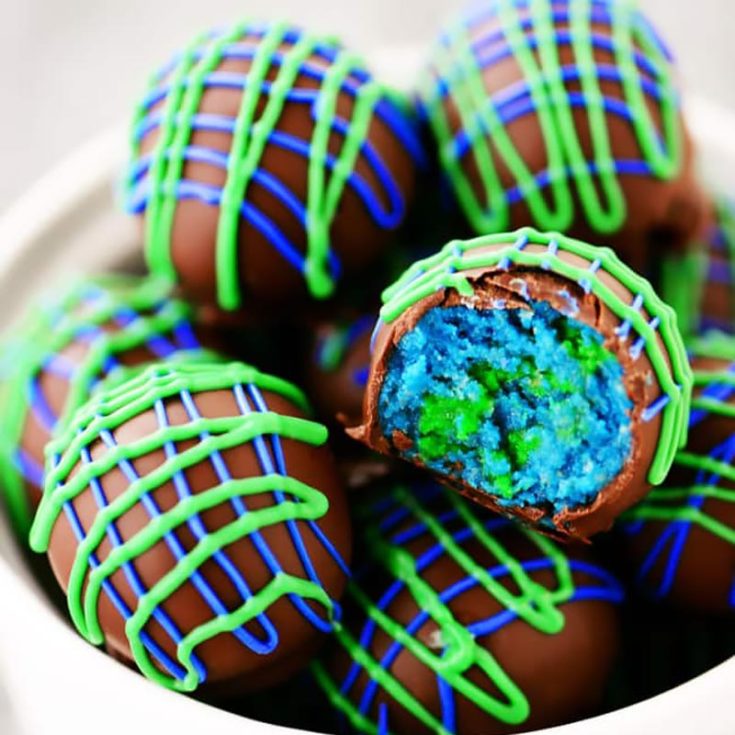 Nothing can go wrong with some Oreo truffles. This Earth Day, try making these delicious snacks for your little ones and yourself, to enjoy around the festivity. Spread the joy of Earth Day, where chocolatey goodness meets a swirl of green and blue magic.