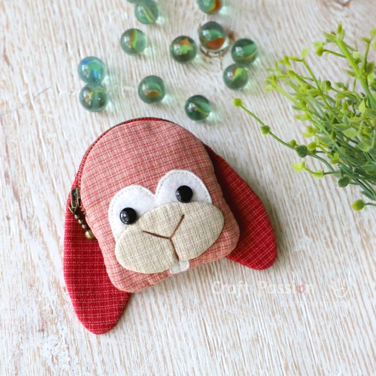 Check out our adorable cherry bunny coin purse that is so irresistible. This one-of-a-kind design is perfect for ushering in the mood of Easter, and you can also show off your sewing skills to your friends and family.&nbsp;