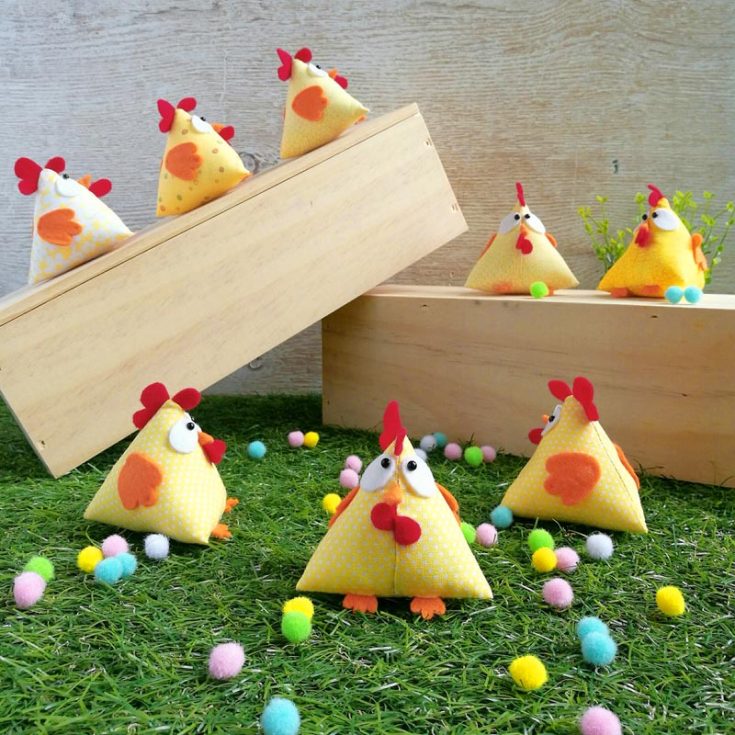 Add this triangle lucky chicken pattern to your bucket list this upcoming Spring. Your kids will absolutely adore these little hen designs, and you can easily add them to any decor around your house.