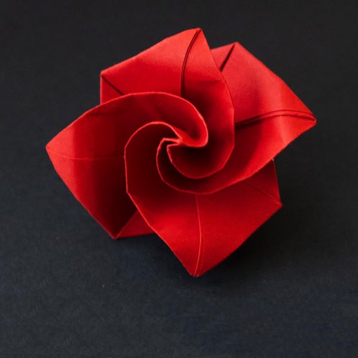 This easy origami rose is a simple paper flower that you can make in bulk for your loved one during Valentines.
