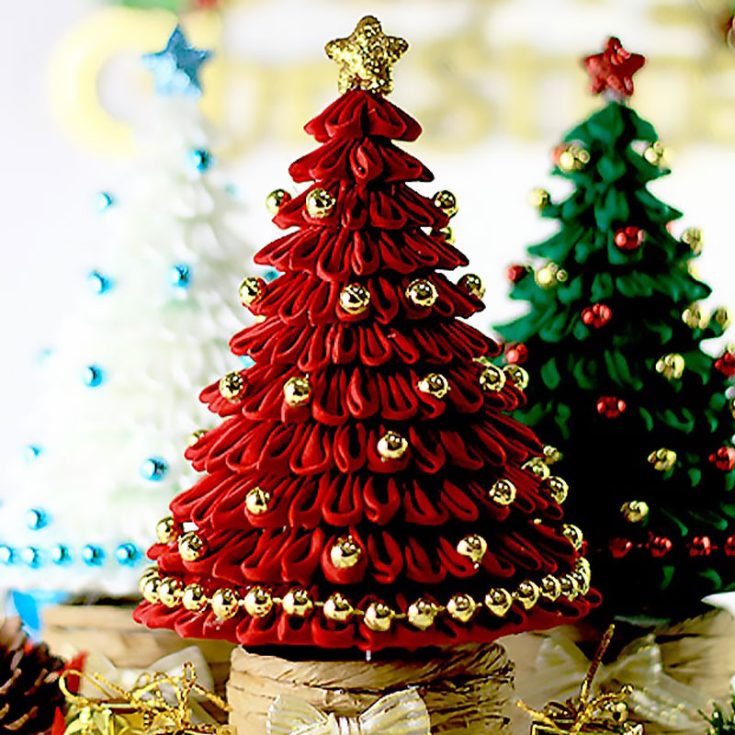 Looking for a quick and easy way to craft a cute Christmas tree for your tabletop or mantel? These are just perfect! Plus, we&rsquo;ve got detailed pictures and step-by-step instructions to make the process a breeze.