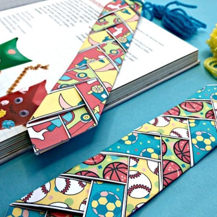 If your dad is just as much of a bookworm as you are, you would know how handy bookmarks are when annotating or referring back to specific pages. So, why not make him a DIY paper-weaving bookmark in the shape and color of his favorite tie? You can also add a wool tassel or pom poms that will hang over the book's spine.&nbsp;