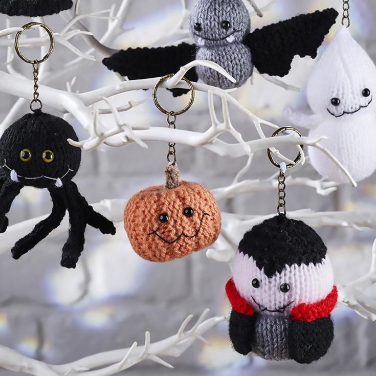 Here's a 4-in-1 tutorial to get the most bang for your buck! Get ready to conjure up some knitted dolls that bring life and beauty to your home. From friendly ghosts to grinning pumpkins, the choice is yours!