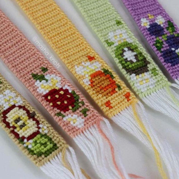 These fruit bracelets are just adorable, especially the strawberry one! This YouTube video tutorial by Masha Knots will guide you in creating the whole fruit collection of her sweet bracelet ideas.