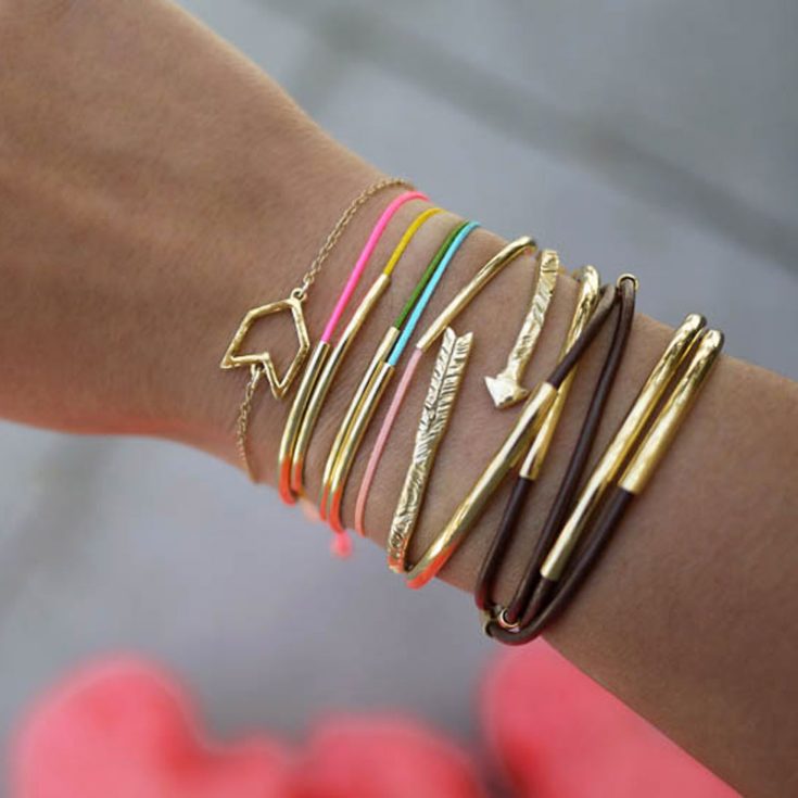 Show up to the Pride Parade in fashion with these beautiful and colorful DIY gold tube bracelet designs! You'll only need a few bracelet-making supplies and basic macrame knotting techniques. Try it out now!