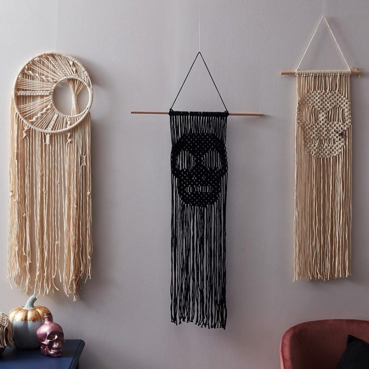 Learn how to macrame these adorable ghouls for this upcoming holiday season! They're super easy to make, and watch as your creativity dangles and jangles as you hang them up!