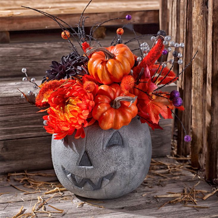 This concrete pumpkin vase would definitely make a marvelous centerpiece all throughout fall till Halloween is over. By the time you are done painting your pumpkin, no one will know it was created using paint instead of concrete!