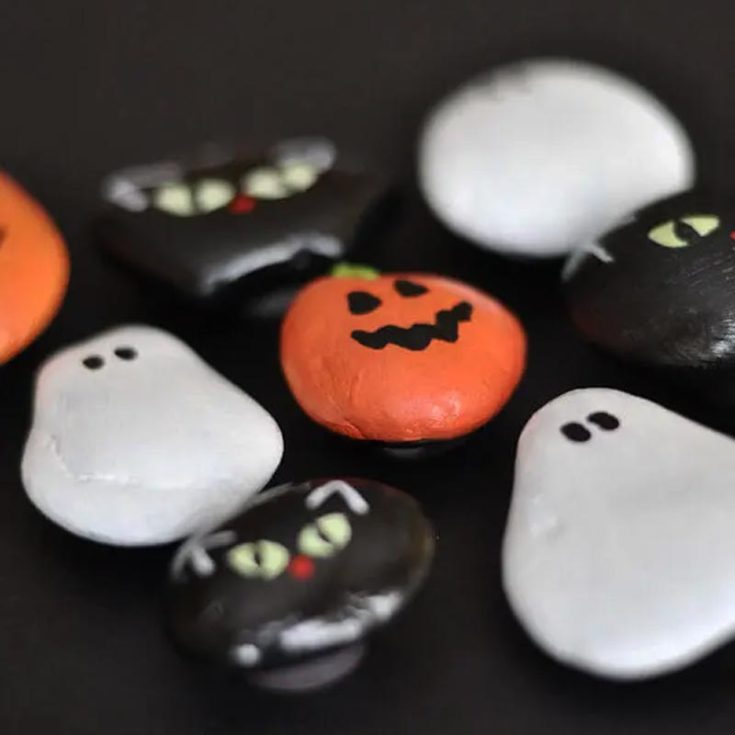 We love it when nature gets involved with Halloween crafts, and this craft is perfect! Use some rocks you can find in your backyard and transform them into beautiful magnets that show off the spooky spirit.