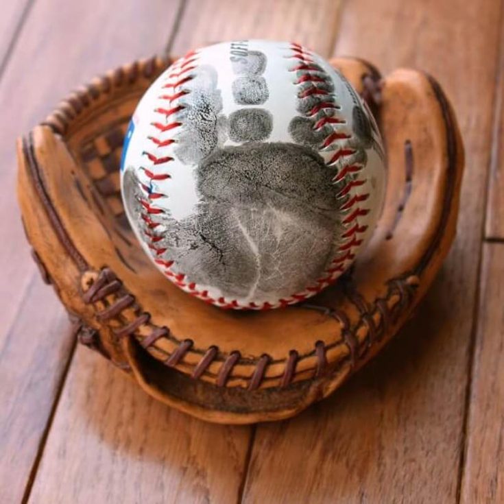 Is your Dad a baseball fan? Instead of getting him a signed baseball from his favorite player, which can be pretty challenging, why not make him a signed one with your own handprint? Pretty cute, isn&rsquo;t it? This lovely gift will surely make his day and will be the perfect addition to his sports collection.