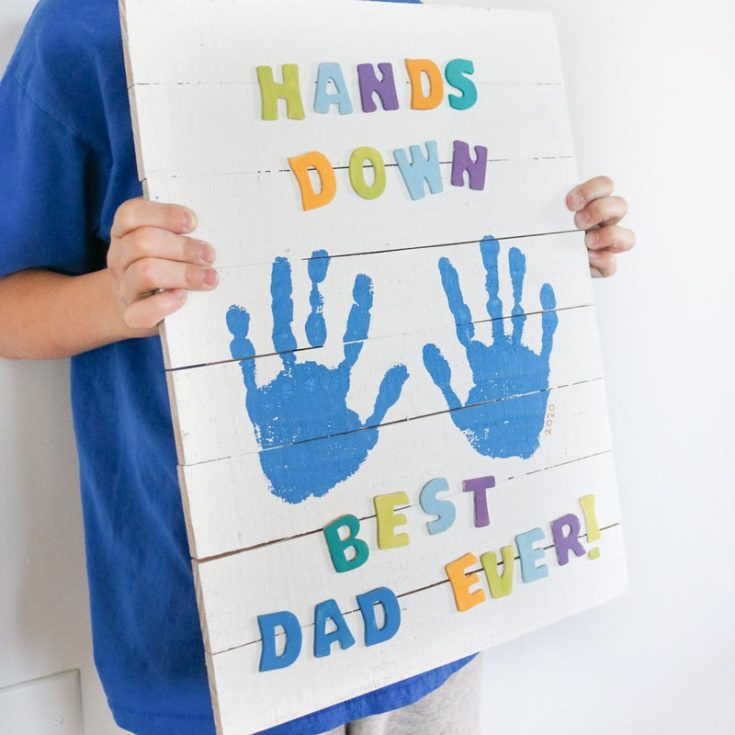 Make your Dad a beautiful and lovely painting for him to remember for many years to come with this adorable handprint art. With only 30 minutes of your time, you can craft this punny Father&rsquo;s Day joke that he will surely appreciate.&nbsp;