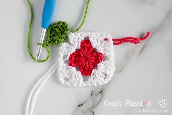 how to crochet color granny square