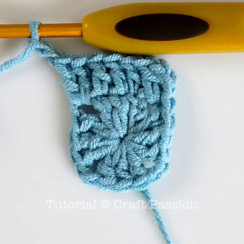 how to crochet solid granny square
