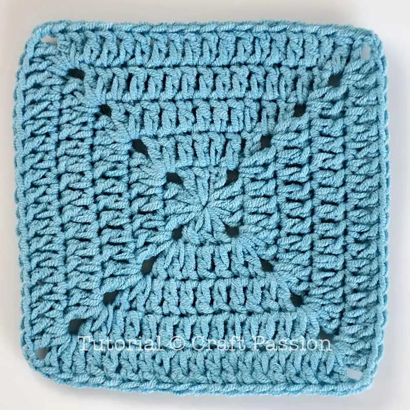 crochet solid granny square round 4