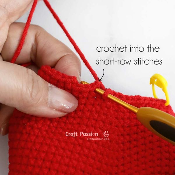 Continuing the main round after completing the short-row section