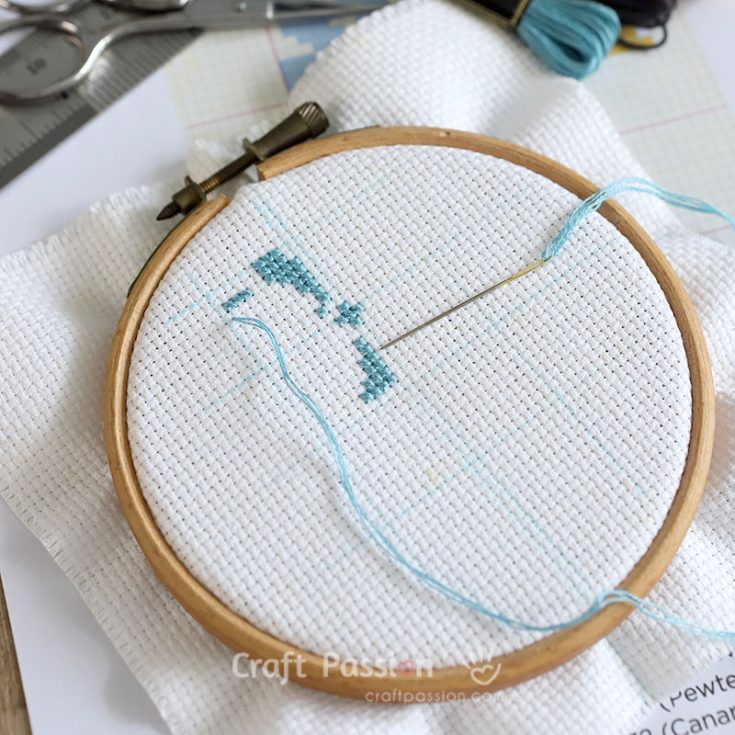 Cross stitches are timeless and versatile stitches that allow you to start off many projects with simple X-shaped stitches. This tutorial teaches you step by step to reach a cross stitch chart. It also includes some cross stitch patterns for beginners to give a go!