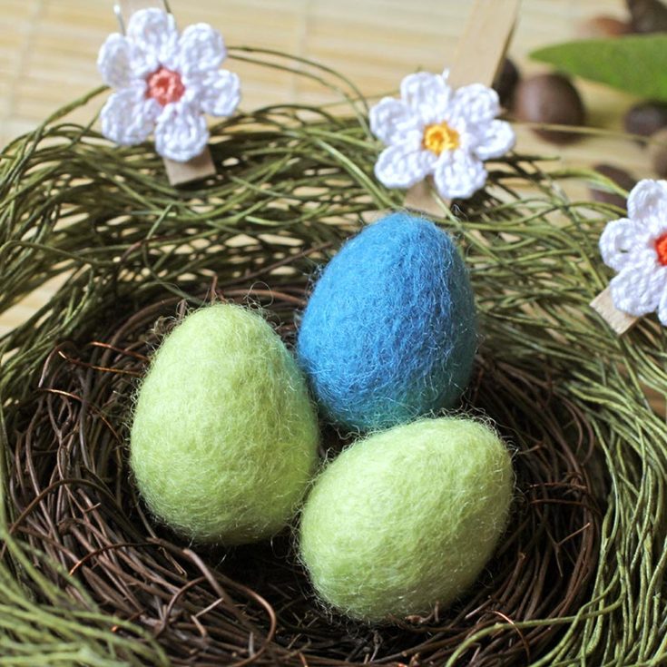 If you are looking for more variety on different crafting methods to make Easter eggs, try this design out for measure. You can&rsquo;t call it Easter without eggs!&nbsp;