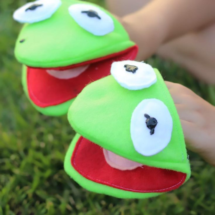 Learn to make Kermit the Frog in this tutorial provided! Click the link below, and you'll be on your way to creating a musical ensemble at home. It's a simple sewing design that requires a sewing machine, but if you're a newbie, you can always use glue or hand sewing.