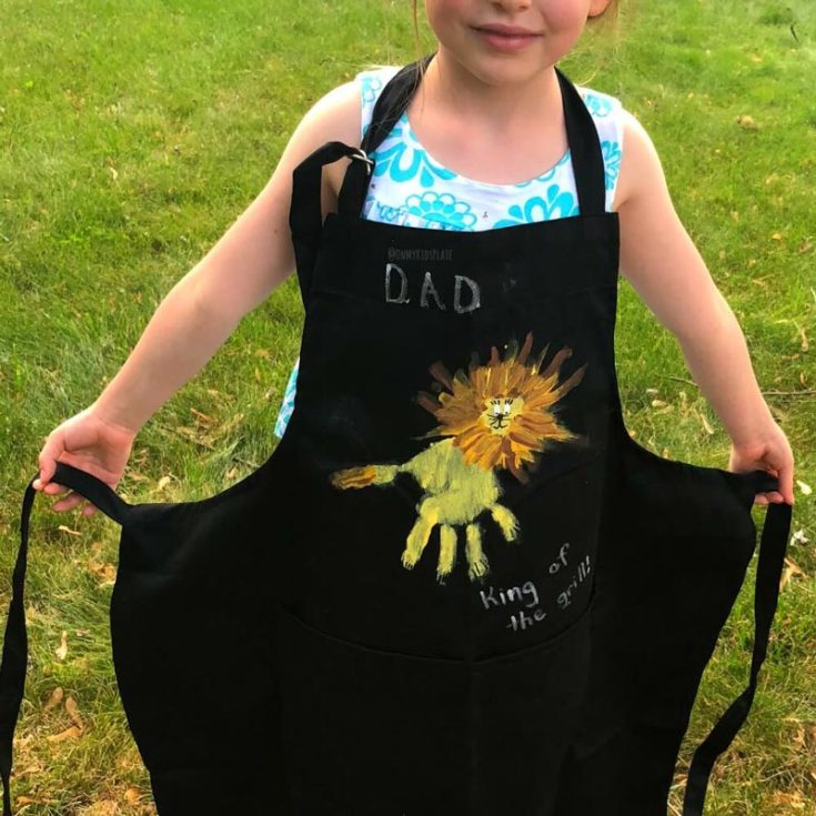Here is another fun apron gift idea to spice up his cooking experience. We highly recommend pairing this gift with the seasoning mix mason jar gift and the BBQ sign organizer as a set present to knock him off his feet. Happy grilling!