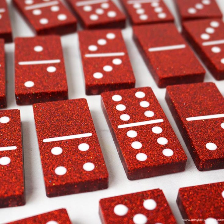 A fun way to use resin is to make games! Such as this tutorial on using resin to create a Mickey Mouse-inspired domino game. Perfect for kids and adults to play.