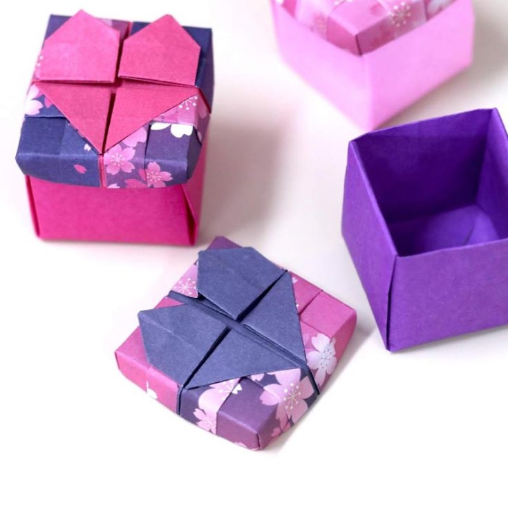 This heart-lid origami box is perfect as a gift box for tiny presents. You can create this marvelous origami for your heartwarming gifts using just two pieces of origami paper.