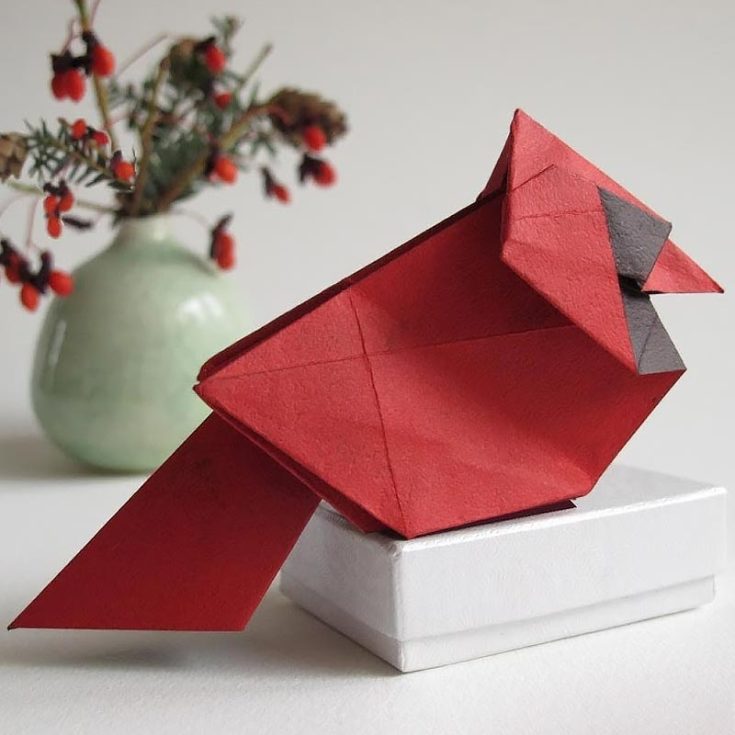 Although it's still summer, it doesn't hurt to add some winter charm in the room! Using red and black paper, you can make your very own origami northern cardinal. Isn't the design of this origami just a beauty to behold?