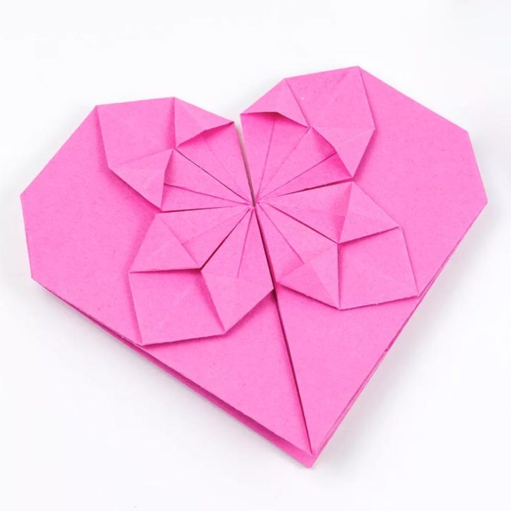 With a flower blossom in the middle, this origami heart truly stands out amongst other tutorials. Follow through the fun tutorial and feel the love that oozes out of this creative craft!