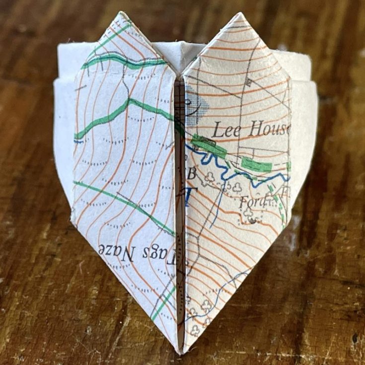 Turn your love into this dainty origami heart ring! It is fun to make and adds a cute option to your wardrobe! It also makes an excellent gift for your special someone. Relive your romantic times with this origami!